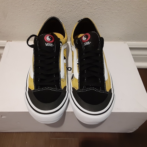 Vans - Picture 2 of 4